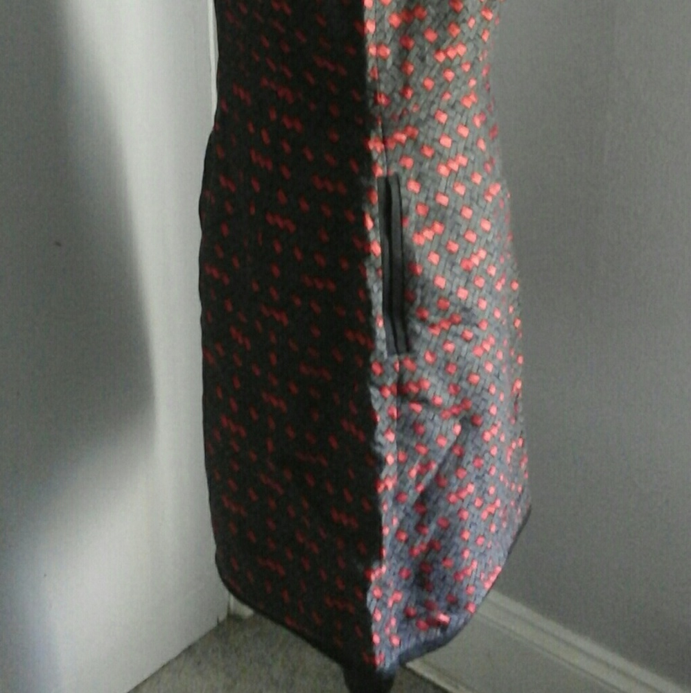 Dress - Picture 5 of 7